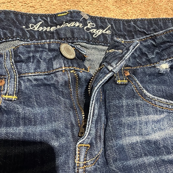 Used American eagle jean shorts. Dark jean colour in great condition. - Picture 2 of 3